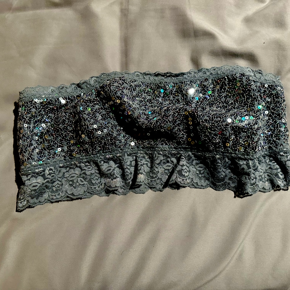 Never worn, sequined bandaeu bra victoria secret lg strapless